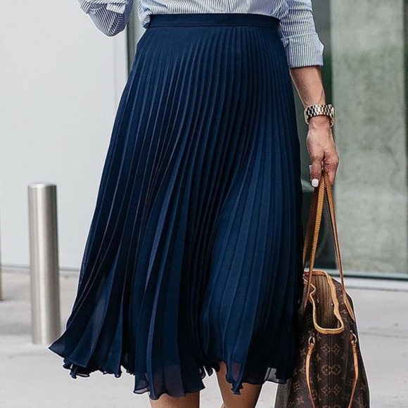 H&M lace navy pleated midi/maxi skirt Size 2 NWT - Picture 9 of 13